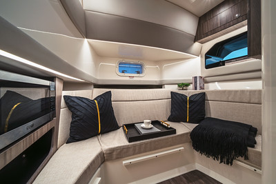 Sea Ray SLX 360 Outboard Cabin Salon Seating