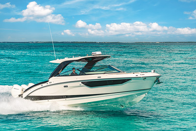 Sea Ray SLX 360 Outboard Running Starboard Bow Three Quarter