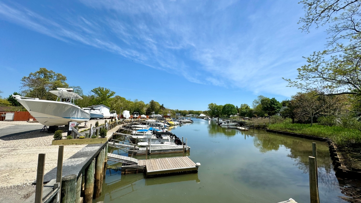 Boat maintenance at Modern Yachts Mattituck