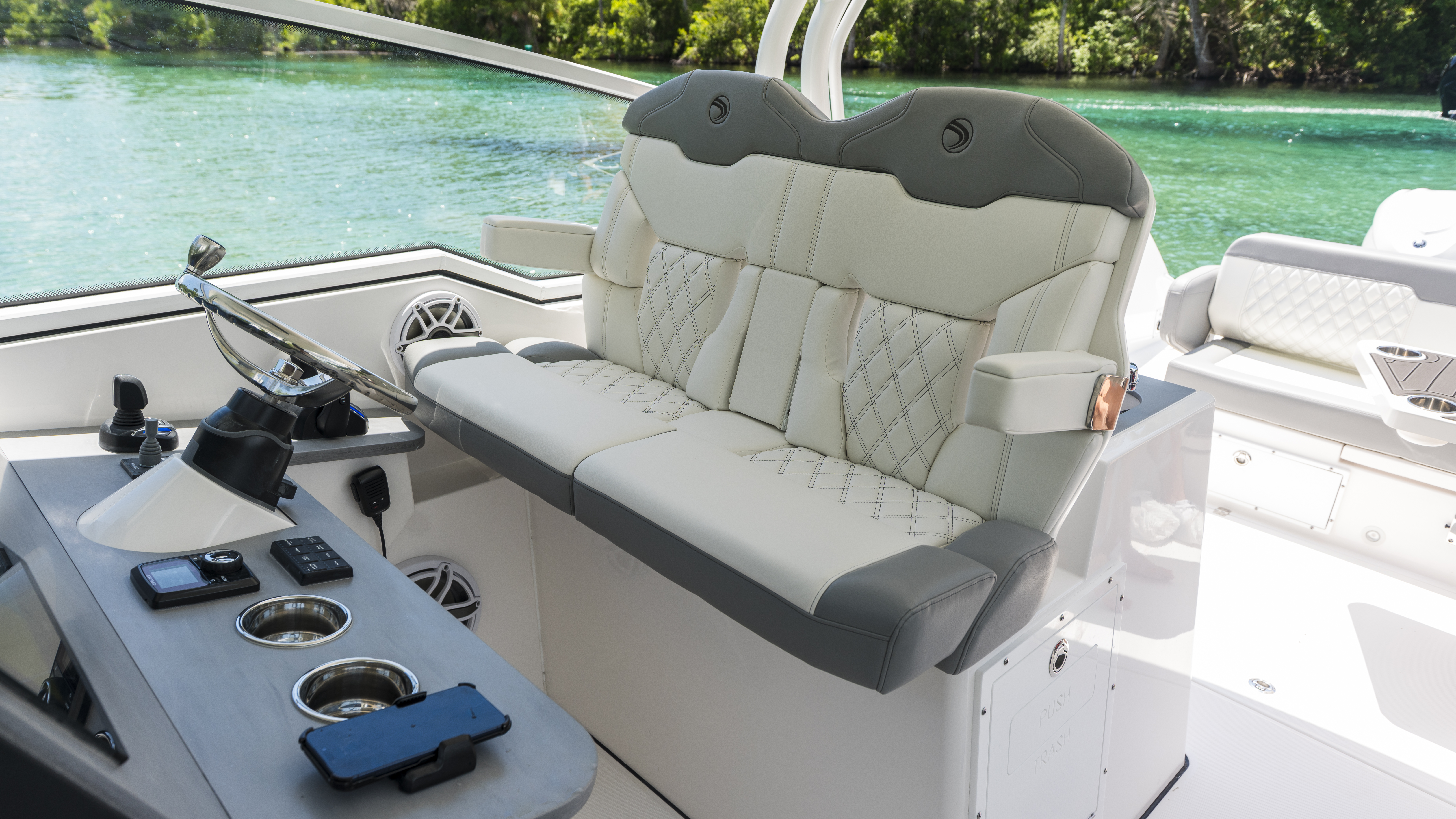 Edgewater 310SC bow seating and deck view